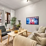 Seaside Apt With Sea View - Balcony - 6 Pax